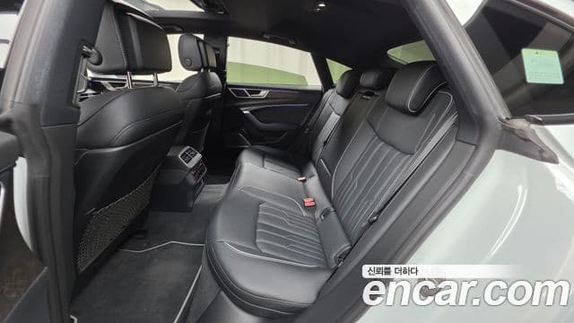 Audi A7 2021 — Şəkil 12/20