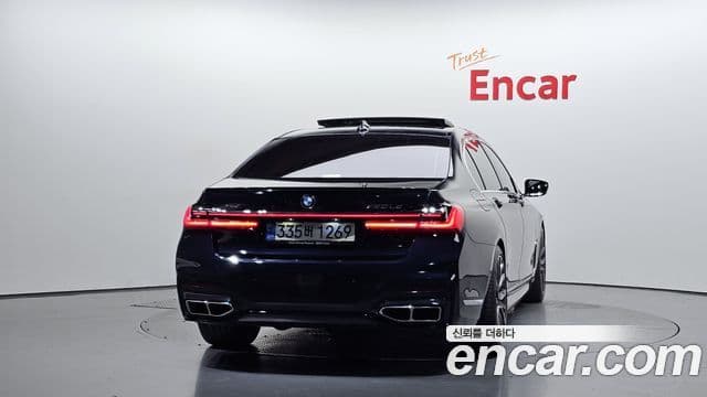 BMW 7 Series 2018 — Фото 4/20