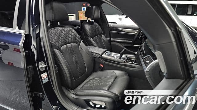 BMW 7 Series 2018 — Фото 10/20