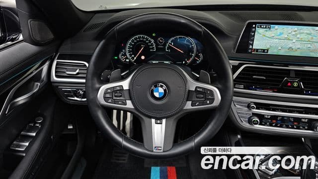 BMW 7 Series 2018 — Фото 13/20