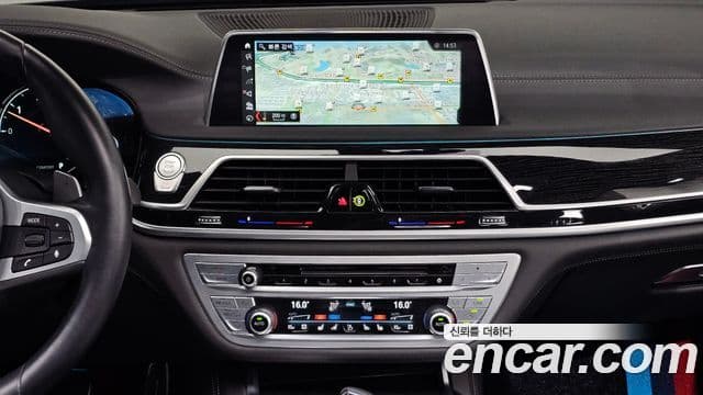 BMW 7 Series 2018 — Фото 15/20