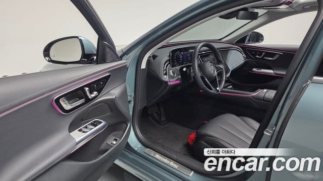Mercedes-Benz E-Class 2025 — Фото 10/20