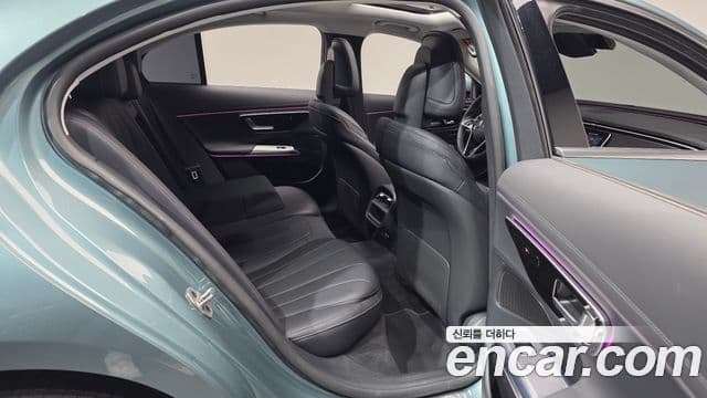 Mercedes-Benz E-Class 2025 — Фото 12/20
