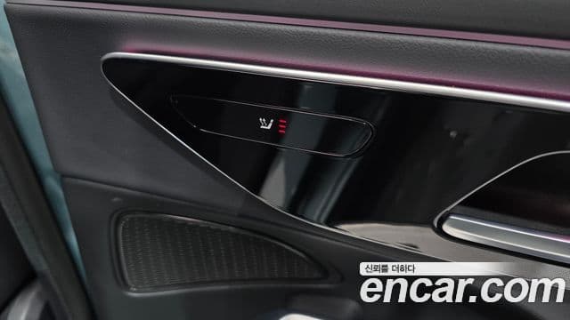 Mercedes-Benz E-Class 2025 — Фото 18/20