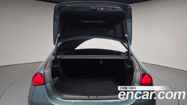 Mercedes-Benz E-Class 2025 — Фото 20/20