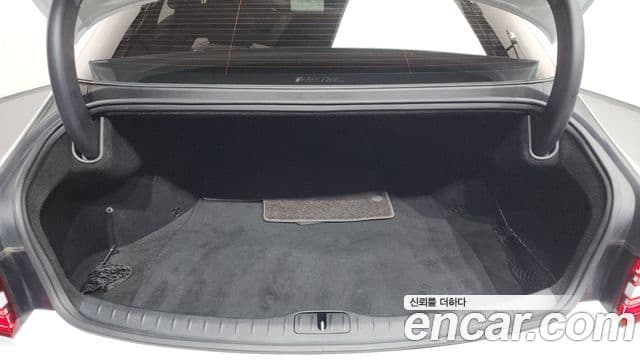 Genesis Electrified G80 2021 — Şəkil 19/20