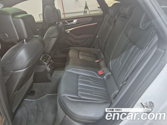 Audi A7 2021 — Şəkil 12/18