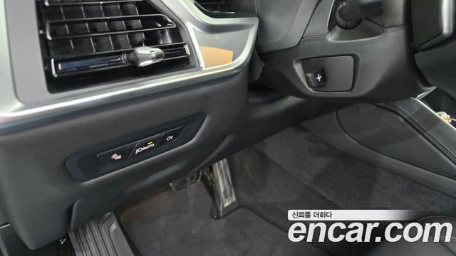 BMW X6 2025 — Photo 18/35