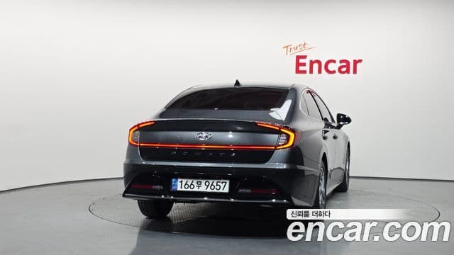 Hyundai Sonata 2023 — ფოტო 4/20
