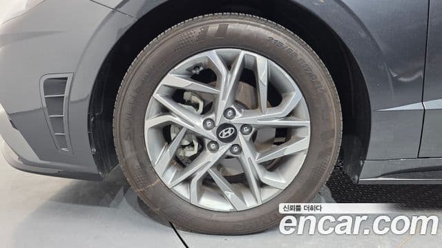 Hyundai Sonata 2023 — ფოტო 5/20