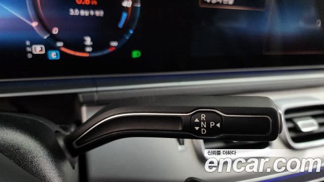 Mercedes-Benz GLE-Class 2019 — Şəkil 8/20