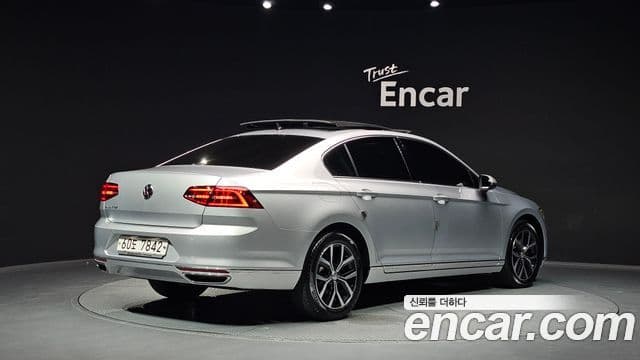 Volkswagen Passat GT 2018 — Фото 2/20