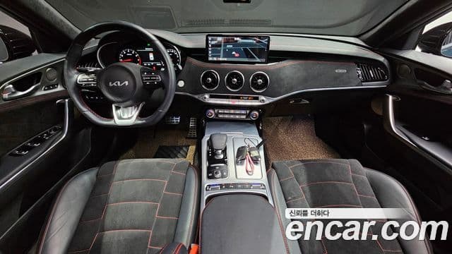 Kia Stinger 2022 — Şəkil 7/20