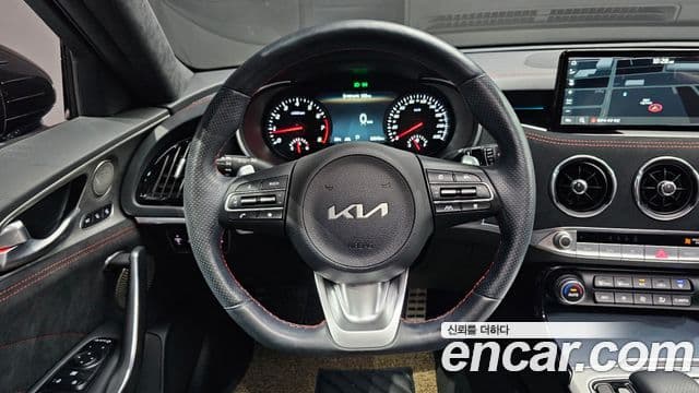 Kia Stinger 2022 — Şəkil 12/20