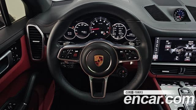 Porsche Cayenne 2020 — Фото 13/20