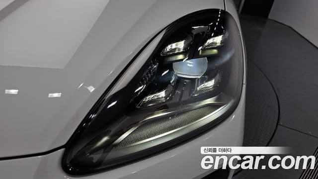 Porsche Cayenne 2020 — Şəkil 23/39