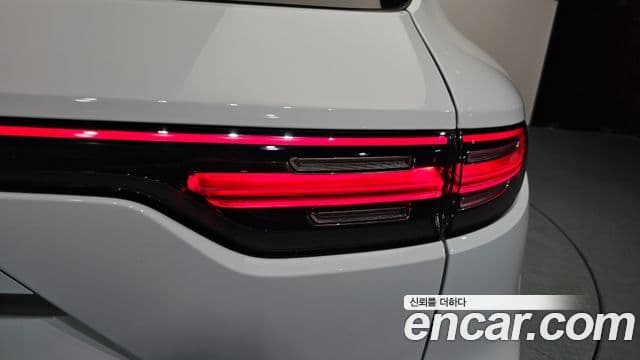 Porsche Cayenne 2020 — Şəkil 24/39