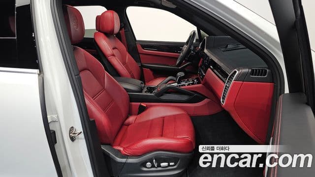 Porsche Cayenne 2020 — Şəkil 17/39