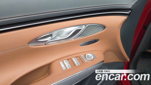 Genesis GV70 2022 — Photo 17/33