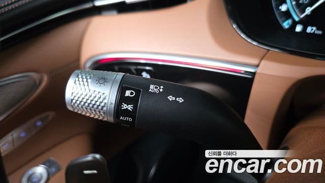 Genesis GV70 2022 — Photo 14/33
