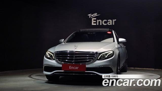 Mercedes-Benz E-Class 2019 — Фото 3/20