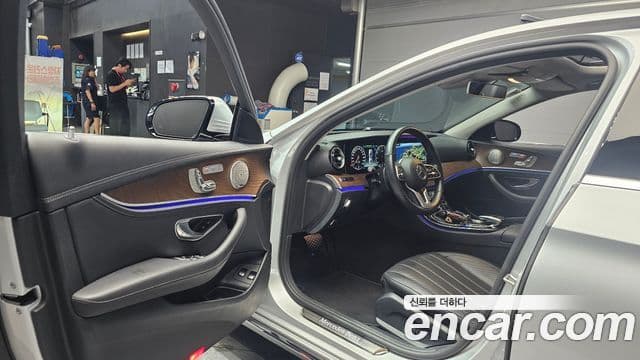 Mercedes-Benz E-Class 2019 — Фото 10/20