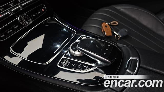 Mercedes-Benz E-Class 2019 — Фото 20/20