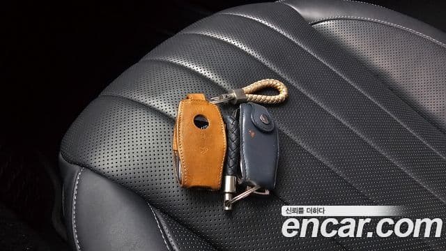 Mercedes-Benz E-Class 2019 — Photo 15/34