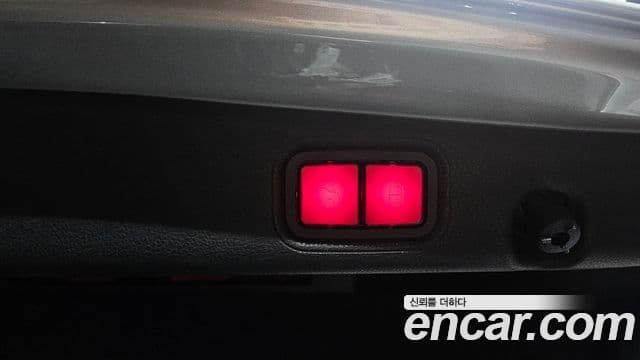 Mercedes-Benz E-Class 2019 — Photo 22/34