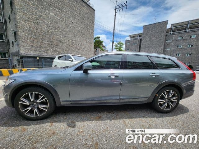 Volvo V90 Cross Country 2018 — Şəkil 2/18