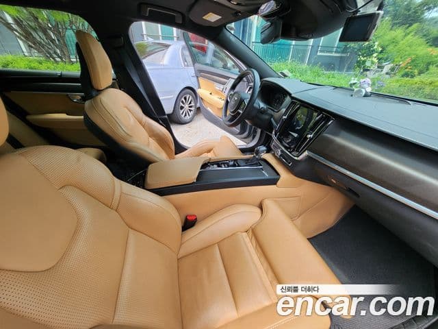 Volvo V90 Cross Country 2018 — Şəkil 14/18