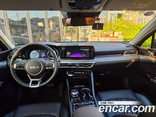Kia K5 2023 — Şəkil 8/14