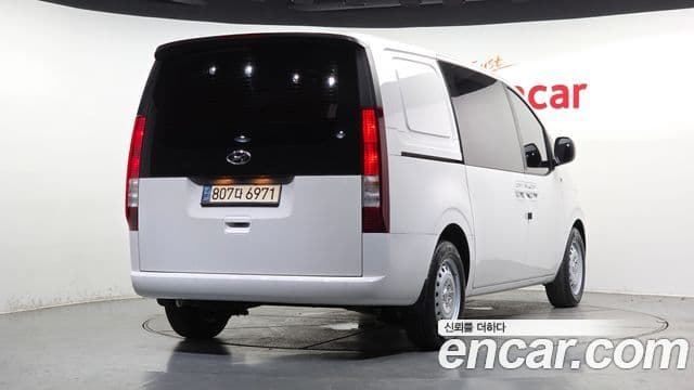 Hyundai Staria 2022 — Фото 2/20