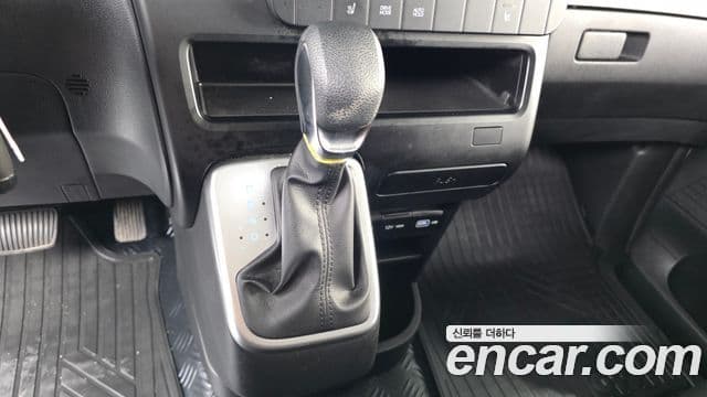 Hyundai Staria 2022 — Фото 9/20