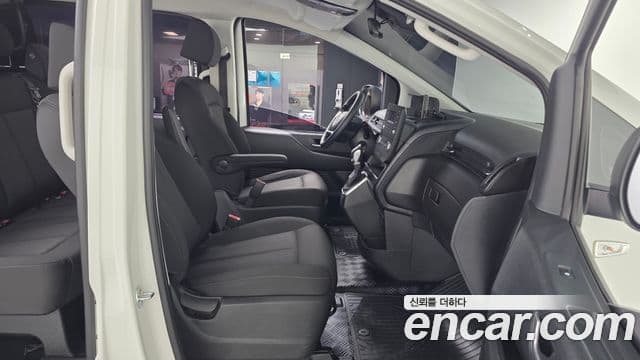 Hyundai Staria 2022 — Фото 11/20