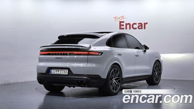 Porsche Cayenne 2023 — Photo 10/34