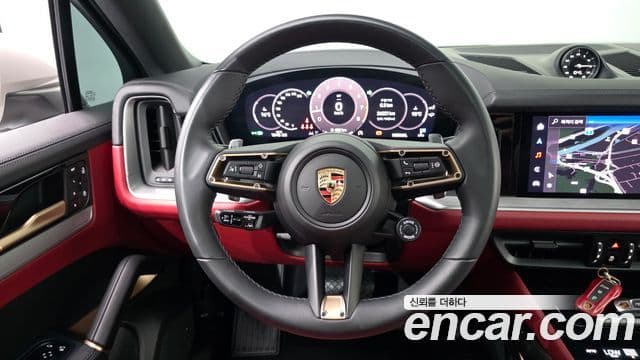 Porsche Cayenne 2023 — Photo 15/34