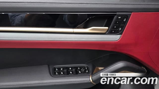Porsche Cayenne 2023 — Photo 14/34