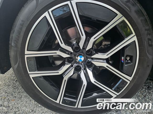 BMW 7 Series 2023 — ფოტო 9/19