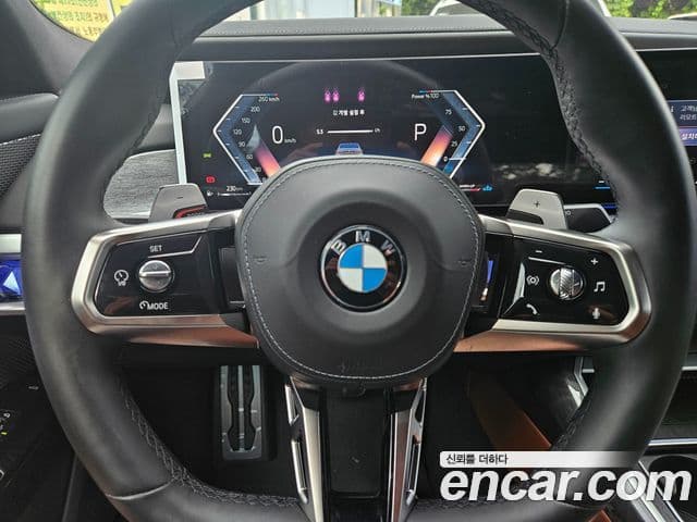 BMW 7 Series 2023 — ფოტო 14/19