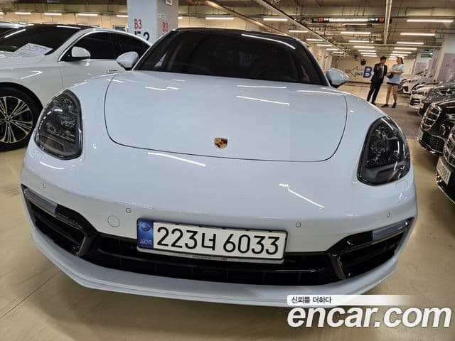 Porsche Panamera 2020 — ფოტო 2/20