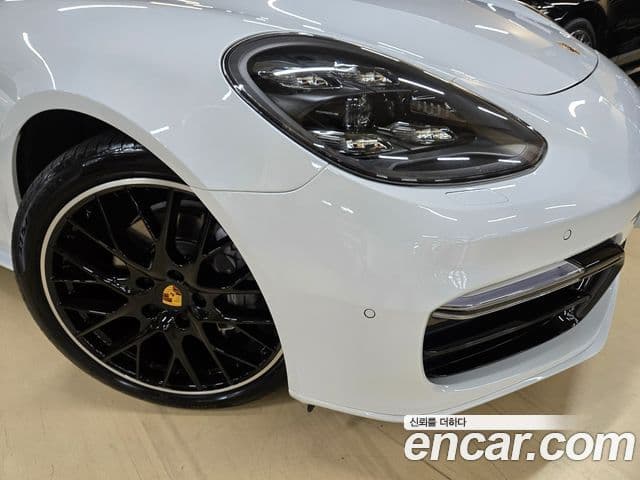 Porsche Panamera 2020 — ფოტო 9/20