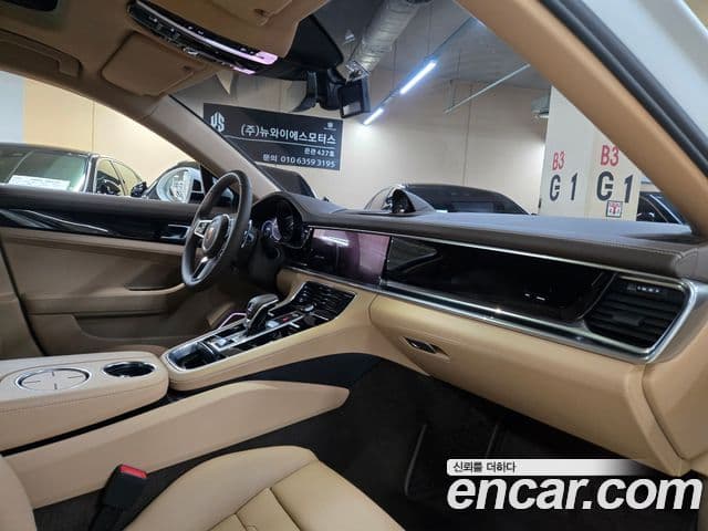 Porsche Panamera 2020 — ფოტო 17/20