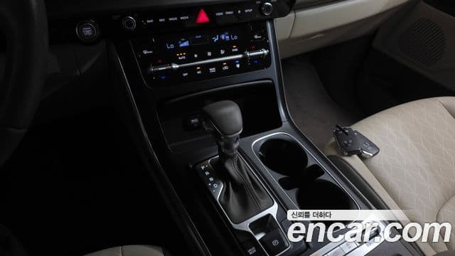 Kia Carnival 2021 — Şəkil 9/20