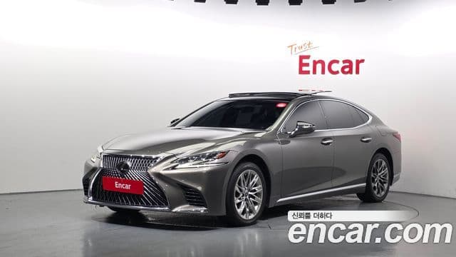 Lexus LS500 2019 — Şəkil 1/20