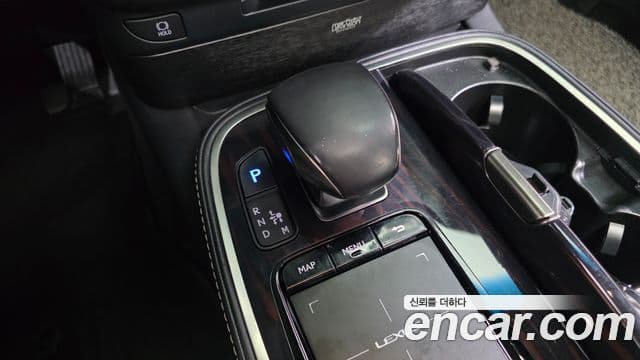 Lexus LS500 2019 — Şəkil 9/20