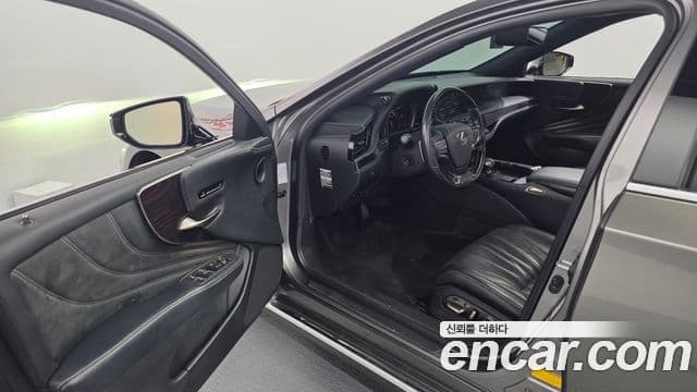 Lexus LS500 2019 — Şəkil 10/20