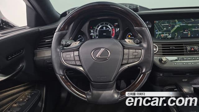 Lexus LS500 2019 — Şəkil 13/20