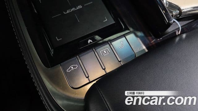 Lexus LS500 2019 — Şəkil 17/20