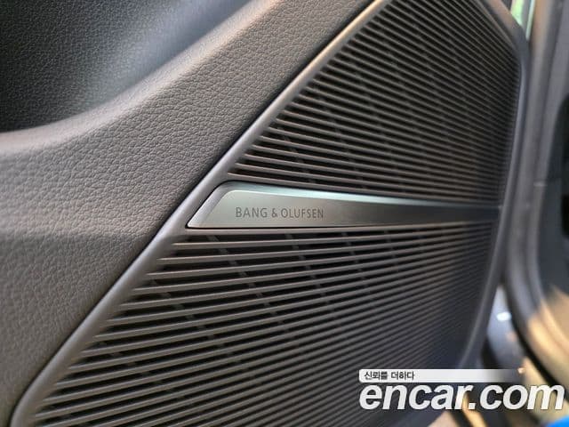 Audi Q7 2023 — ფოტო 4/20